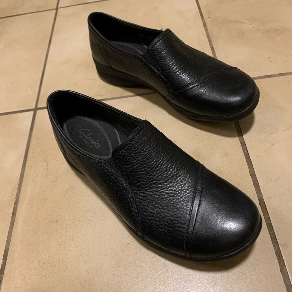 Clarks Unstructured leather black slip on